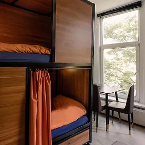  Auberge de jeunesse Recharge